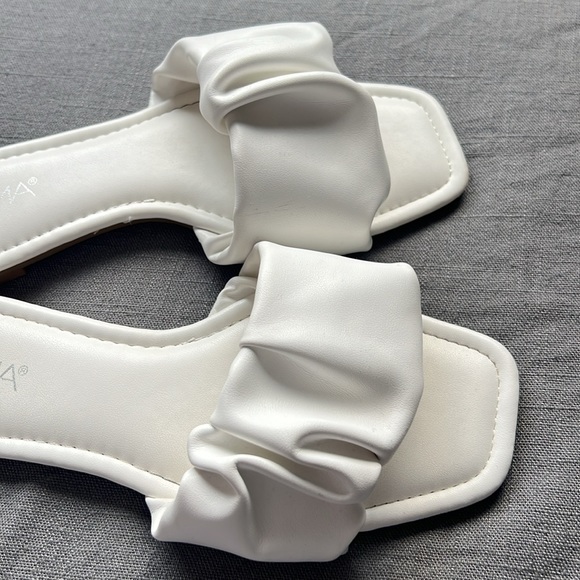 white sandals - Picture 3 of 3